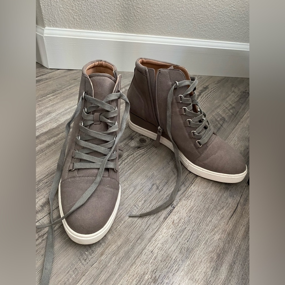 L. Paolo - Size 9